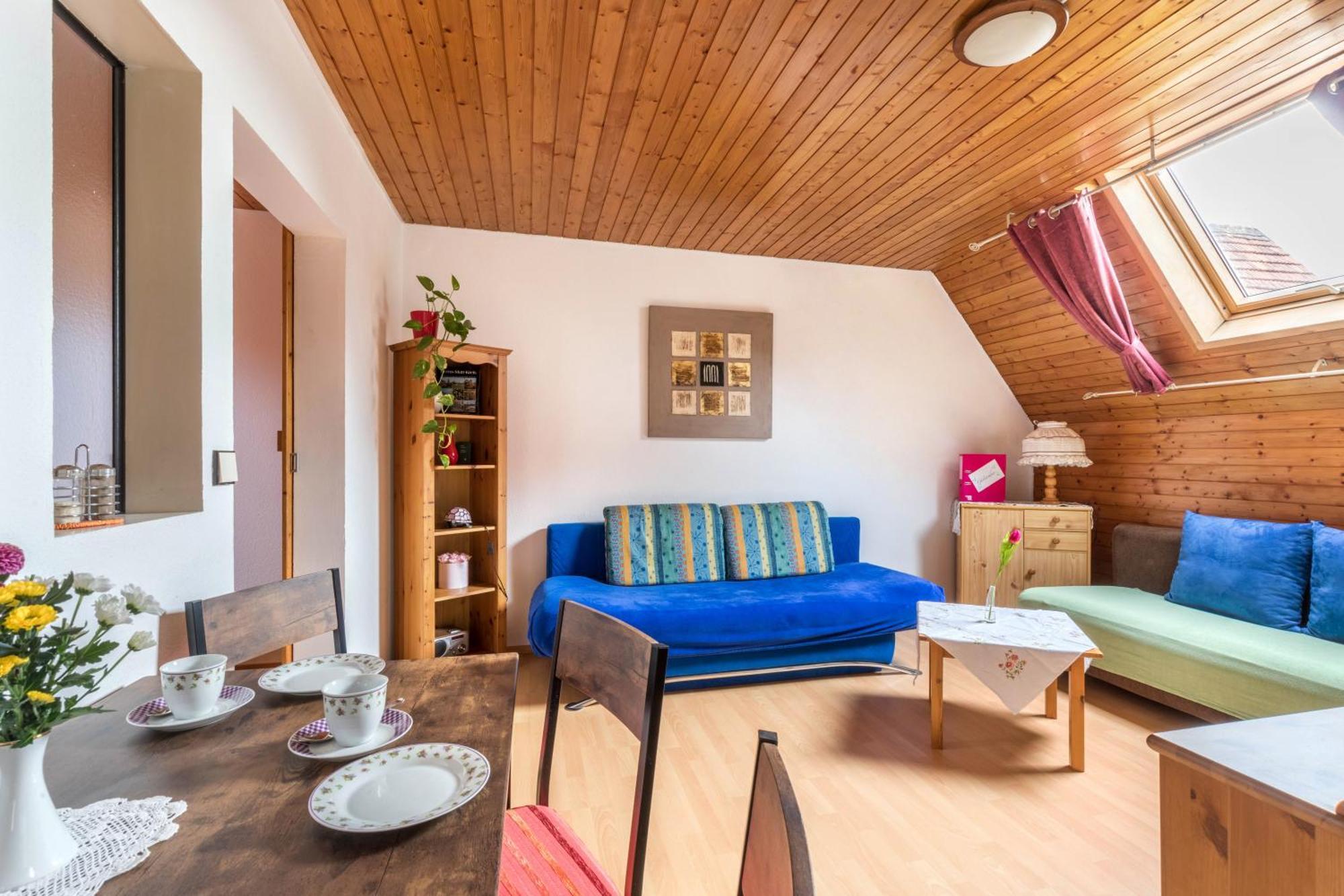 Apartmenthaus Ferienwohnungen Sila Вайнштадт Экстерьер фото