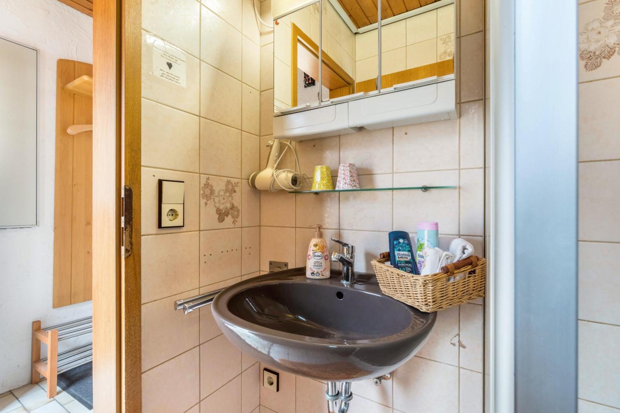 Apartmenthaus Ferienwohnungen Sila Вайнштадт Экстерьер фото