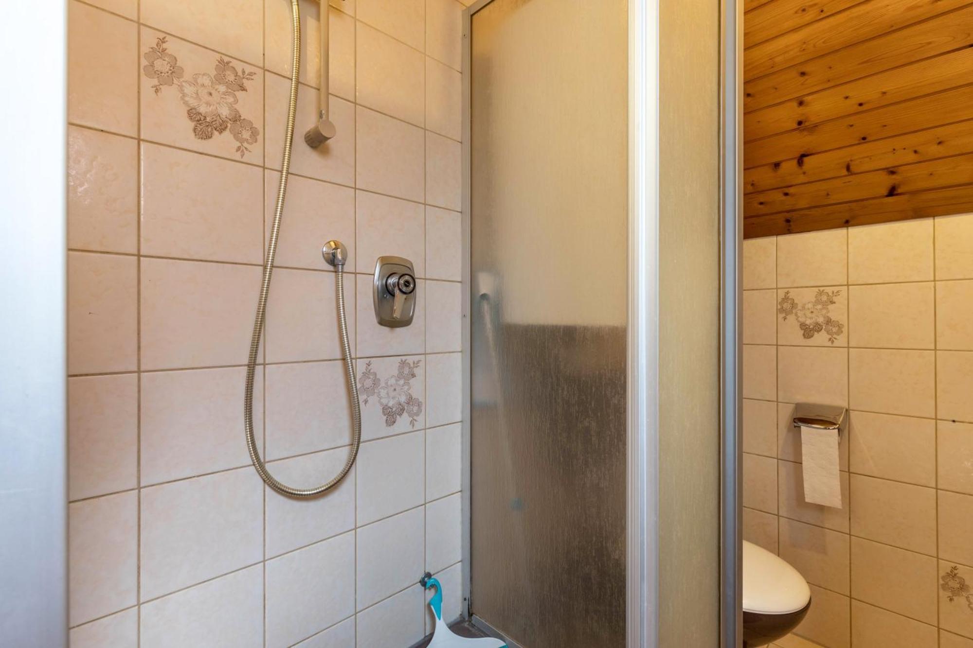 Apartmenthaus Ferienwohnungen Sila Вайнштадт Экстерьер фото
